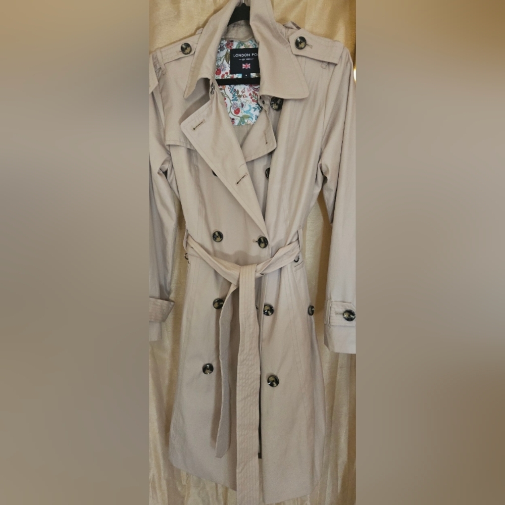 NWOT London Fog, Hooded, Classic, Beige, Trench Coat